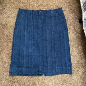 Patterned blue denim skirt